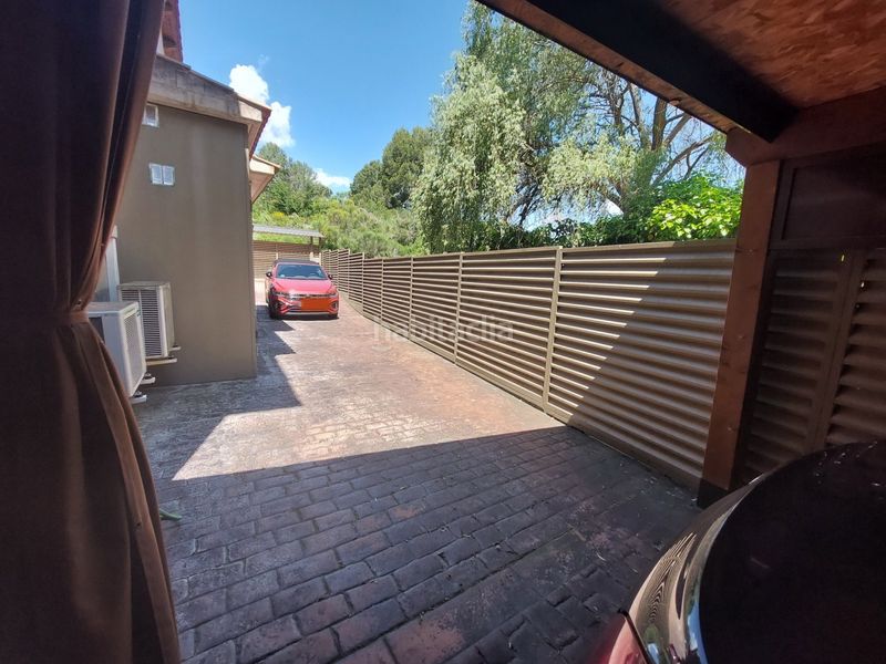 Foto b3350442-6d7b-4a17-b848-12f66b6e195d. Casa en Zona Nord Rubí