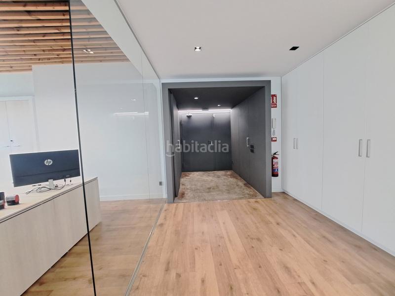 Foto 5e162ac5-d42a-4a5e-9b60-0ffbdd48da1e. Rent office space with parking in Can Vallhonrat Rubí