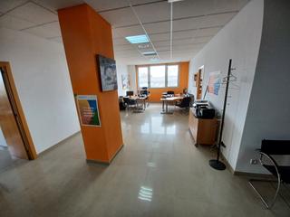 Location Bureau à Can Vallhonrat. Oficinadespacho