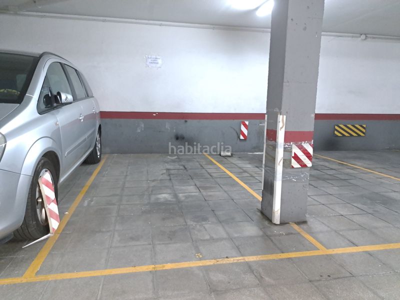 Foto ab6119c2-c253-4027-883f-e9128b38efff. Parking coche en Centre Rubí