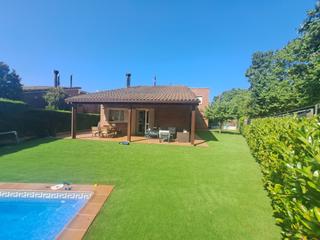 Xalet a Mira-sol. Casa chalet