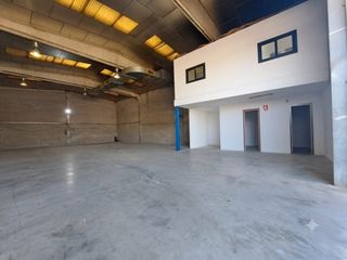 Capannone industriale in Zona Industrial
