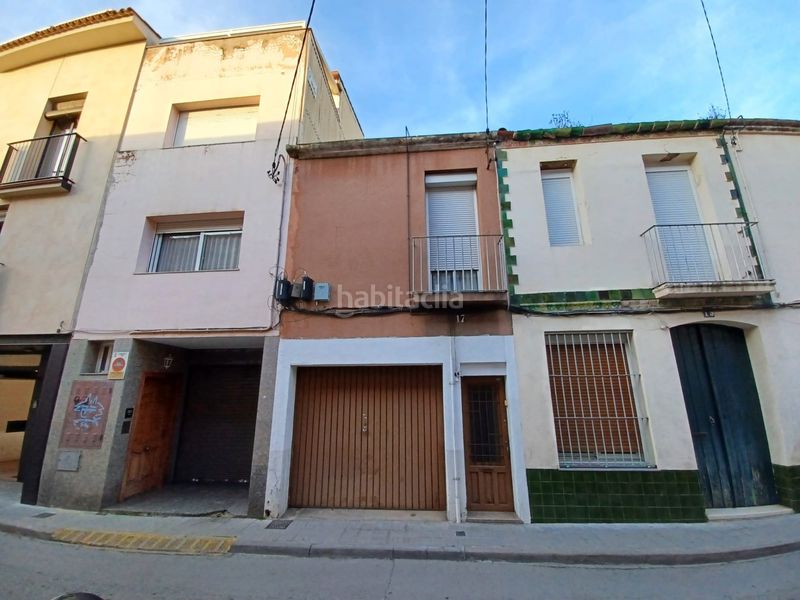 Foto 81ec07ad-af0b-4c76-b671-bb6f3b2a1c44. Casa adosada en Centre Rubí