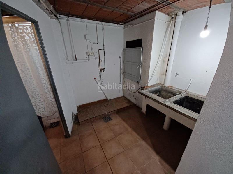 Foto f839c8c6-c695-41fa-ad3a-322b2e4bb469. Casa adosada en Centre Rubí