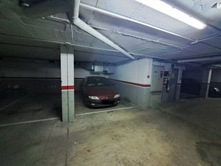 Aparcament cotxe a Zona Nord