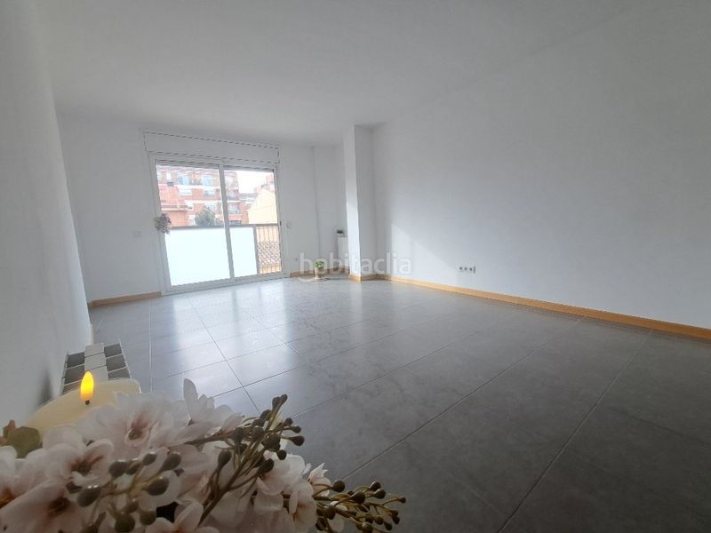 Foto bee78f39-9a9a-4785-a190-086d4cbd28b7. Dúplex amb calefacció aparcament a Centre Rubí