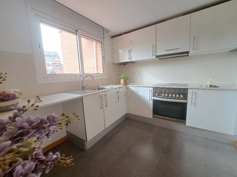 Foto ddc09021-8339-4259-bb3b-cd02766f5f7e. Dúplex amb calefacció aparcament a Centre Rubí