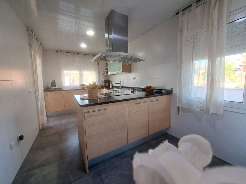 Foto 2de2b8a3-528e-4be4-9965-cc27302447ac. Casa amb calefacció aparcament a Can Vallhonrat Rubí