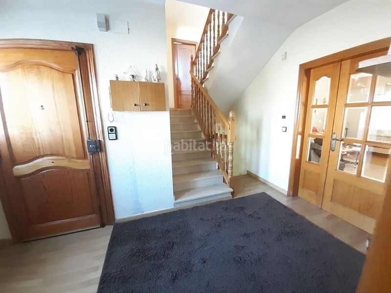 Foto a5d2481c-a960-4604-8146-8e8886495072. Casa amb calefacció aparcament a Can Vallhonrat Rubí