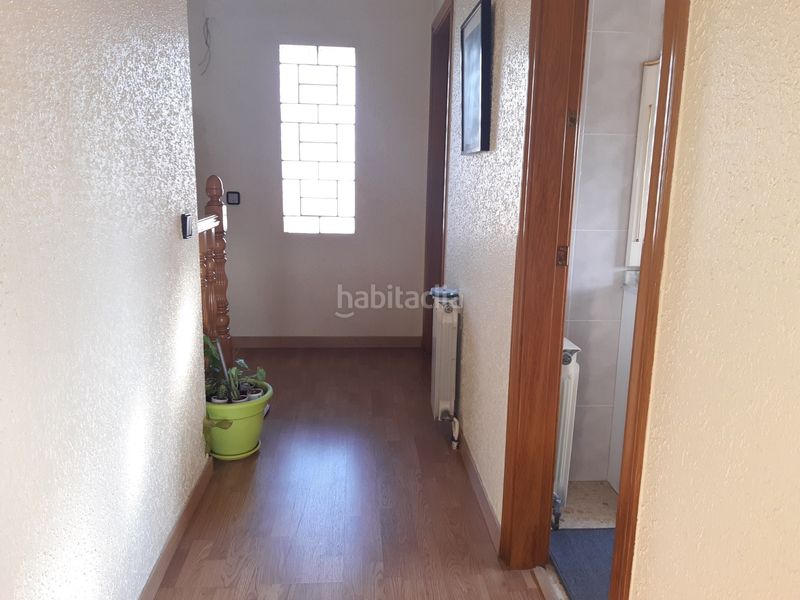 Foto c11c5161-d386-47f2-a32d-f927217ab383. Casa amb calefacció aparcament a Can Vallhonrat Rubí