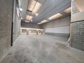 Miete Fabrikhalle in Zona Industrial. Nave