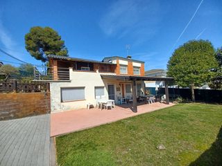 Xalet a Castellnou-Can Mir-Can Solà. Casa chalet