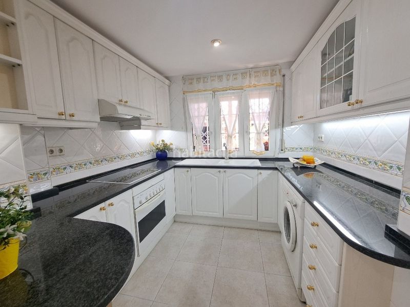 Foto 59166723-edab-4694-a04c-b74c57a0c06b. Casa adossada amb calefacció aparcament a Zona Nord Rubí