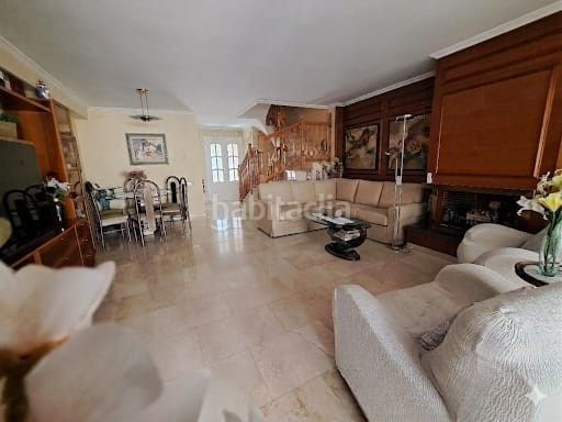 Foto e49d3b22-e2a1-4bbb-8c40-876d461e8a30. Casa adossada amb calefacció aparcament a Zona Nord Rubí