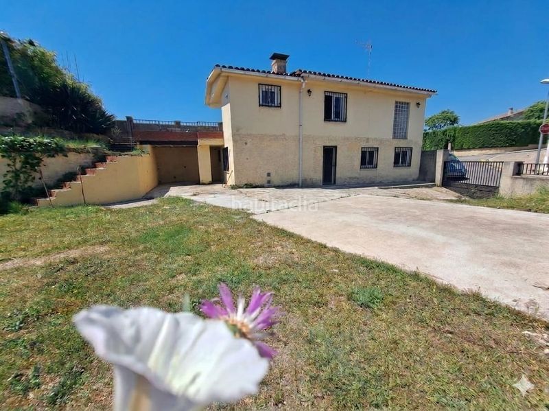Foto f38b7aec-5ce2-44d0-bd4a-750f2750e9f9. Casa amb aparcament a Sant Muç Rubí