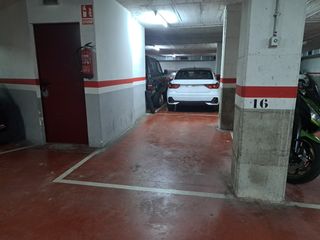 Parking coche en La Serreta