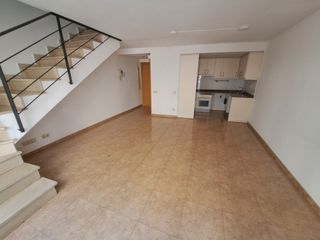 Zweistöckige Wohnung in Zona Nord
