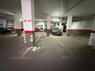 Aparcament cotxe en Centro ciudad. Boxplaza de garaje en venta en linares