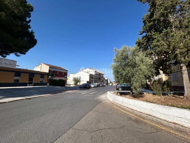 Foto a3e940eb-1e32-41da-8b78-b65b350d4024. Local comercial a Arrayanes Linares