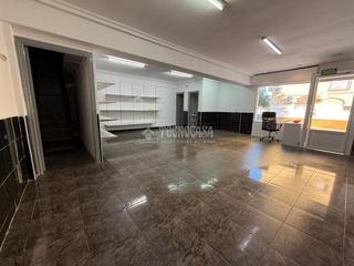 Local commercial à Arrayanes. Local comercial en venta en linares