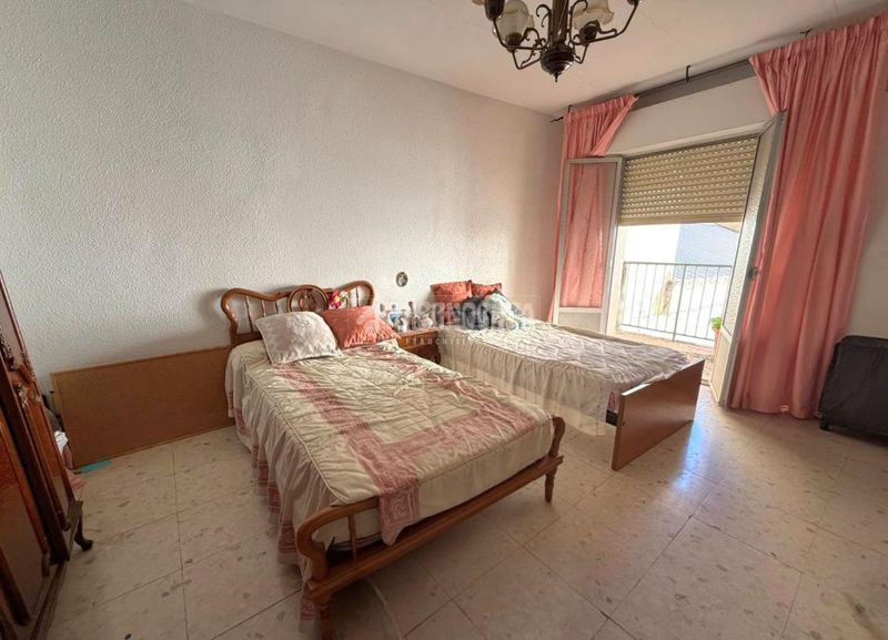 Foto 4cd97643-aba5-47d5-a8c9-dfaa7f7a751f. Casa aparellada a Bailén
