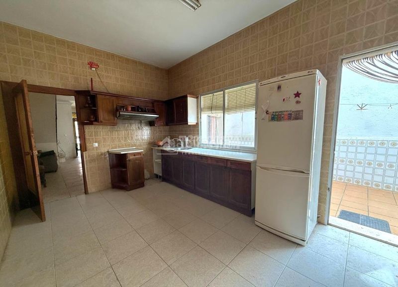 Foto fe205d8d-d425-4f7b-8b7a-158443e84386. Casa aparellada a Bailén