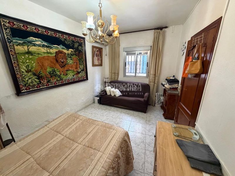 Foto b4eb3e15-3374-4c83-b60a-914733eb8aa7. Casa aparellada a Bailén