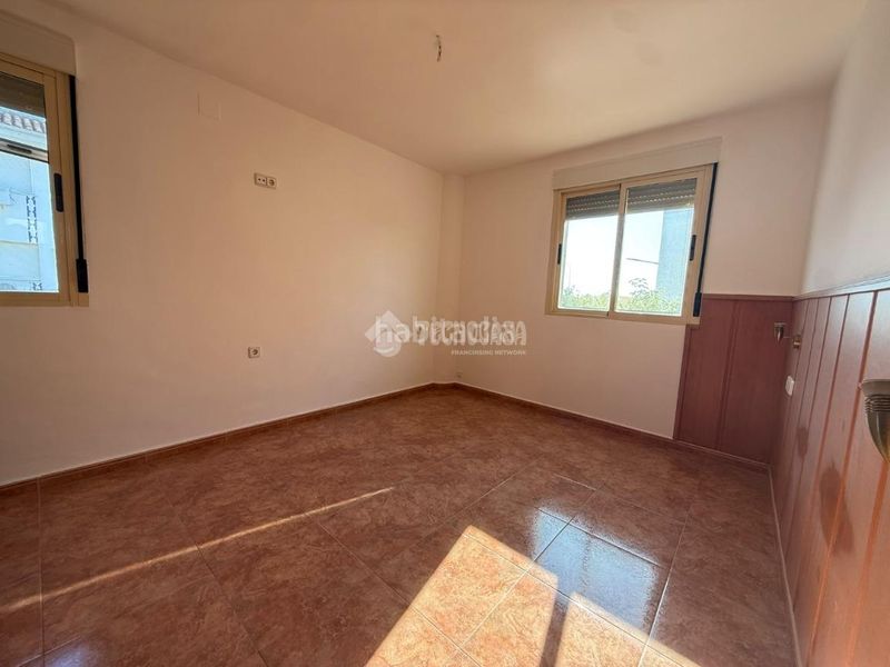 Foto b0ea6f1c-61e6-473c-ac7a-b0d1f22ebe41. Pis a La Paz - Las Américas Linares