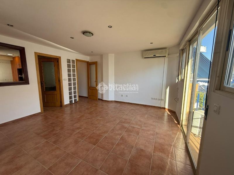 Foto c2a67574-2a6c-4436-875d-44de8a73e678. Pis a La Paz - Las Américas Linares