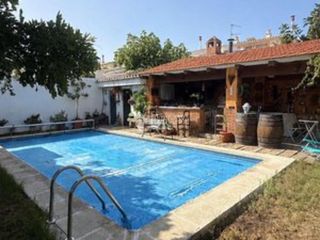 Casa aparellada a Ogíjares. Casa en venta en ogíjares