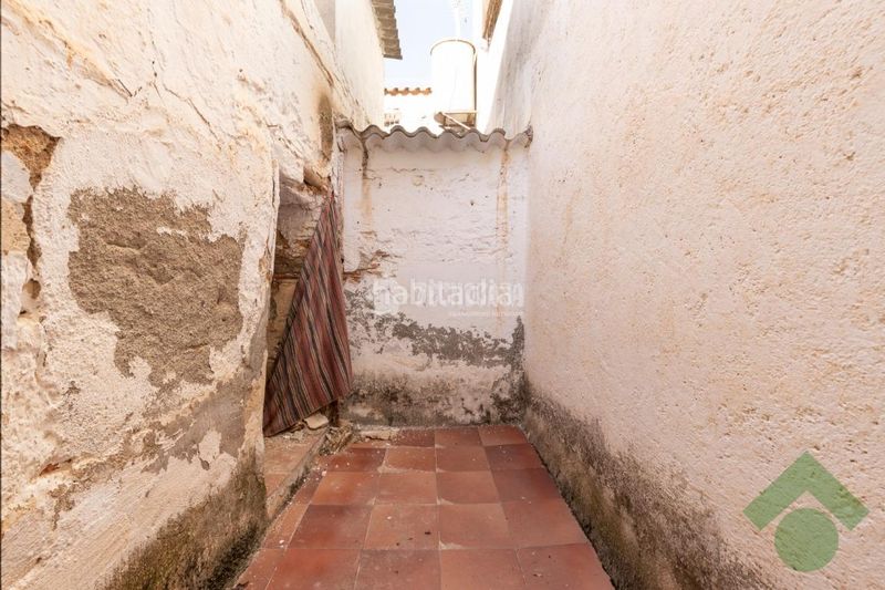 Foto f4f3a9de-ac3b-430c-a571-be60bdaef108. Casa aparellada a Gójar