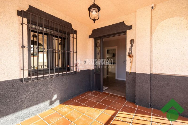 Foto 00ce407e-c01e-48fa-945c-e5d41f70dae4. Casa amb calefacció aparcament a Ogíjares