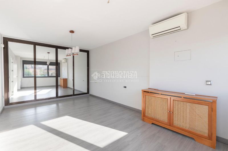 Foto af93e4e7-5c55-484f-be78-b04551104f7a. Casa amb calefacció aparcament a Ogíjares
