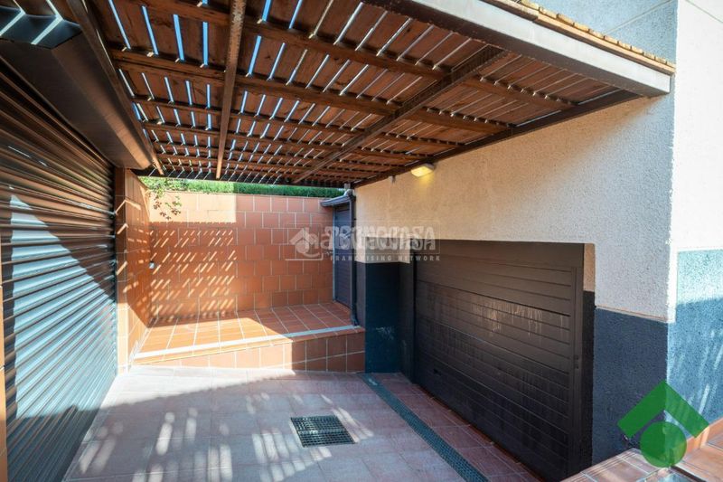 Foto b23d3a24-bbd4-406b-8f9d-5dd4da3c6983. Casa amb calefacció aparcament a Ogíjares