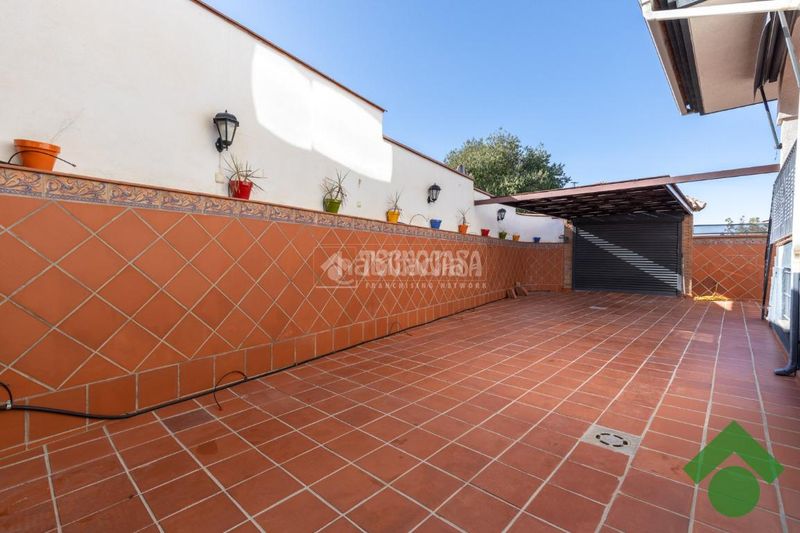 Foto e64a17e1-fedf-4c05-99cf-06e6003740e6. Casa amb calefacció aparcament a Ogíjares