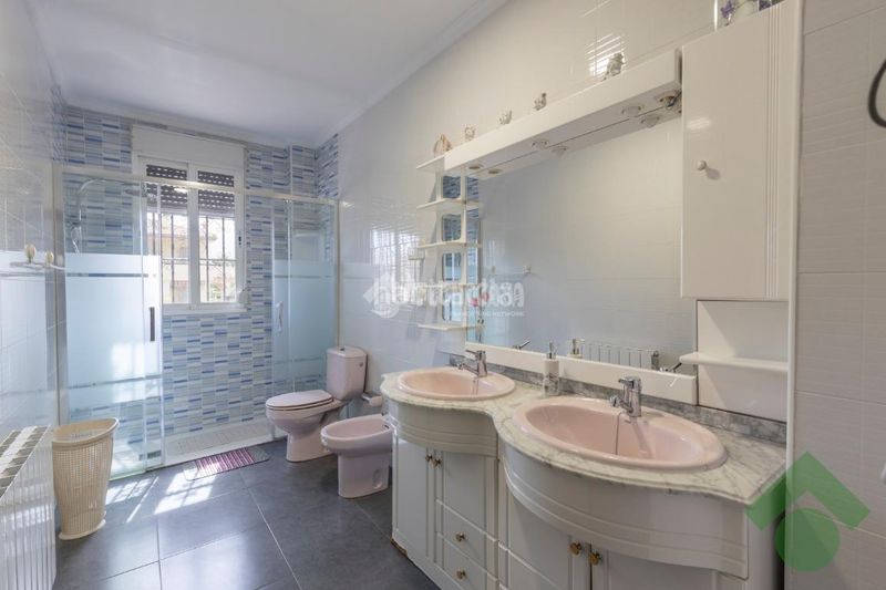 Foto 486fe8ce-6a74-43ea-b135-1ed3ec4a80b7. Casa amb aparcament piscina a Gójar