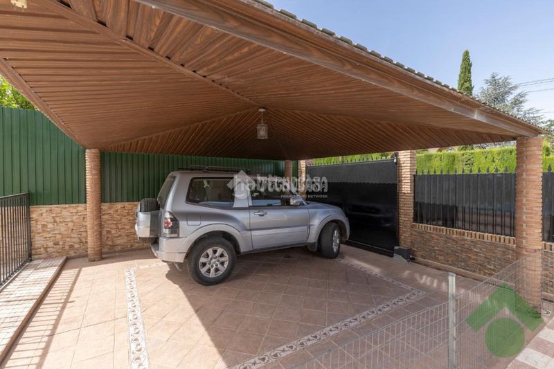 Foto 57b3e334-633a-41c1-85e8-2650e94379fa. Casa amb aparcament piscina a Gójar