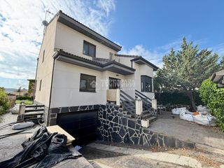 Casa en Serracines. Casa en venta en fresno de torote