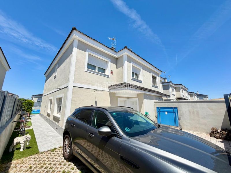 Foto 4f6795d5-a280-4990-898b-2ad38baa09e5. Casa aparellada amb calefacció piscina a Daganzo de Arriba
