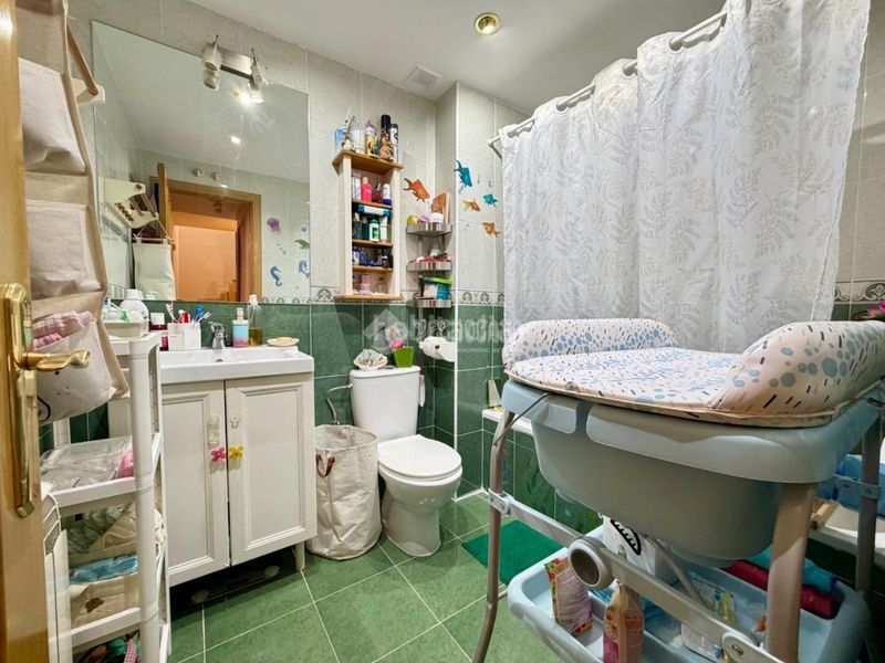 Foto cb755739-8636-4e3a-a706-b815799c5199. Casa aparellada amb aparcament piscina a Daganzo de Arriba