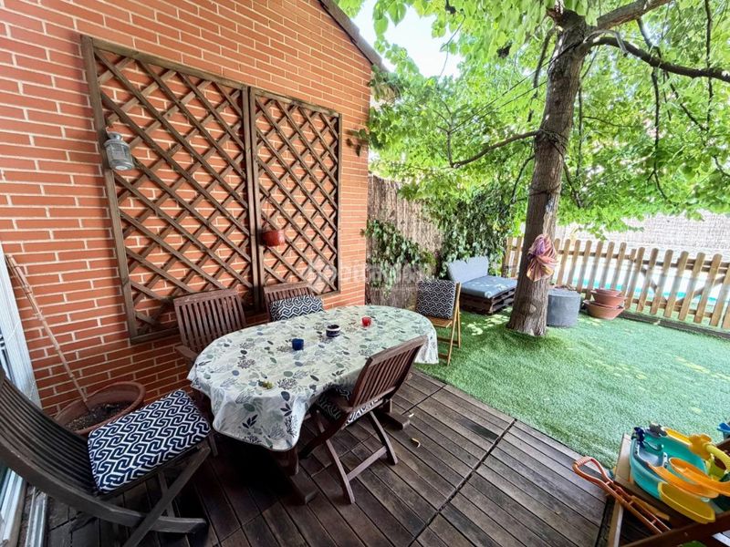 Foto e64734d5-1292-4a7d-8e44-e746eaf6932c. Casa aparellada amb aparcament piscina a Daganzo de Arriba
