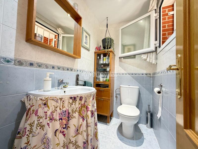Foto fc206682-1f7c-4b1f-8335-d87890004b71. Casa aparellada amb aparcament piscina a Daganzo de Arriba