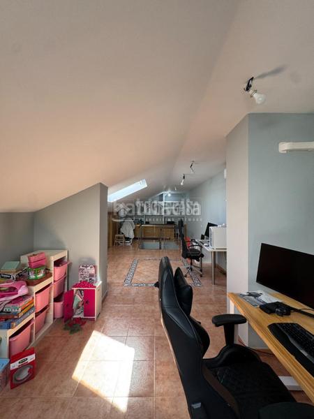 Foto 40b05d1c-b4a0-47b2-94eb-08776c7cff47. Dachwohnung mit heizung pool in Ensanche Alcalá de Henares