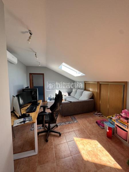 Foto def3a50b-68e8-4683-9f64-e676bbc43d46. Dachwohnung mit heizung pool in Ensanche Alcalá de Henares