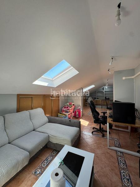 Foto f01f7b3f-0fd1-4174-8062-477f442c9f49. Dachwohnung mit heizung pool in Ensanche Alcalá de Henares