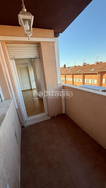 Foto cbefb8fa-fb36-4eb4-b55c-19ba6030a378. Pis amb calefacció piscina a Ensanche Alcalá de Henares