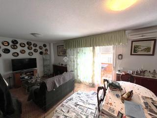 Casa aparellada a Ensanche. Casa en venta en alcalá de henares