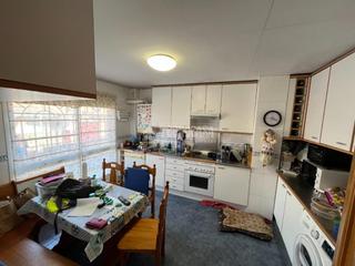 Casa aparellada a Ensanche. Casa en venta en alcalá de henares