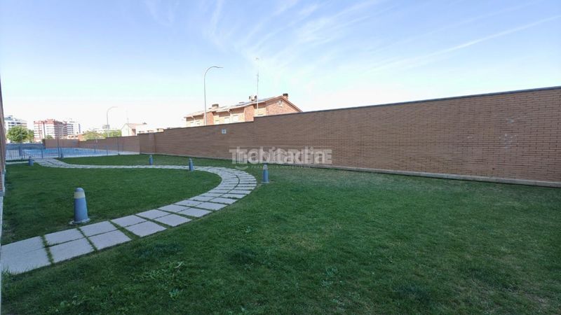 Foto 512f3bf5-9e5b-40a1-970f-be352cbaa51a. Pis amb calefacció aparcament a Las Lomas-Salinera-La Muñeca Guadalajara