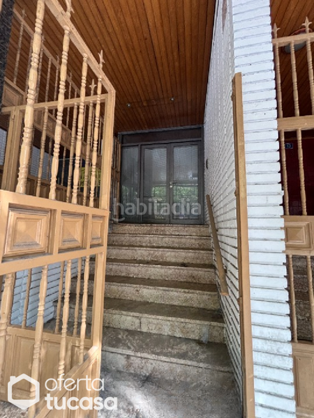 Foto c2e2a5b0-f213-4f9b-958c-3a48cce2f5cd. Piso local amplio con reforma iniciada y mucho potencial ! en Alicante